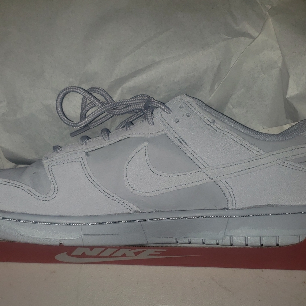 Nike Men's Light Gray Sneakers